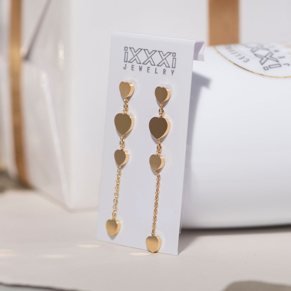 iXXXi-Ohrstecker „4 Herzen baumeln“.