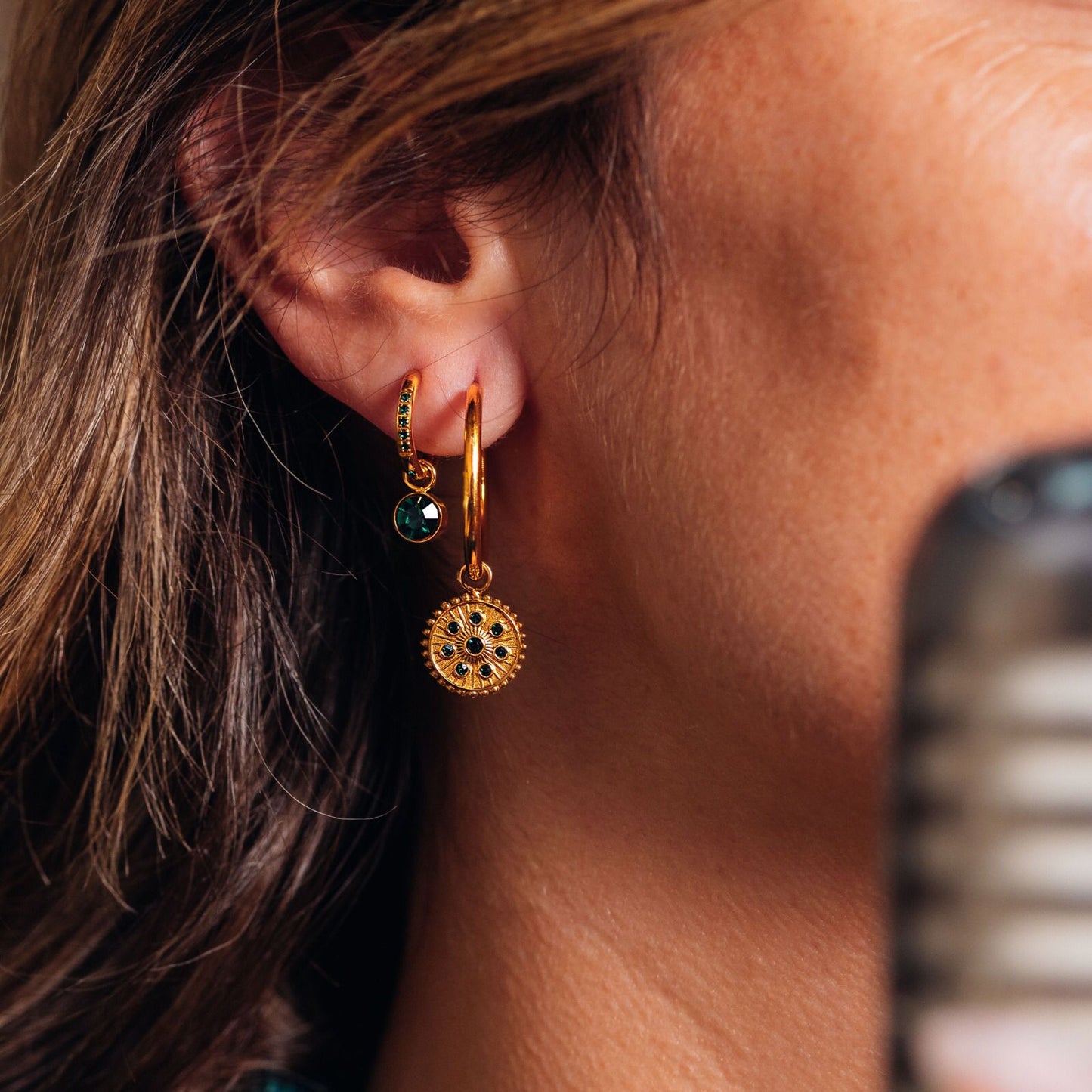 iXXXi-Schmuck Creolen-Charms „Midnight Emerald“.